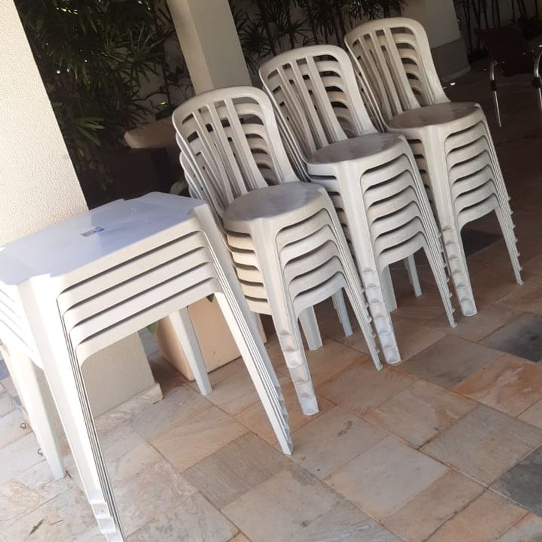 Jogos de mesas e cadeiras